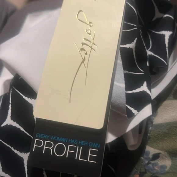 Gottex Profile NWT One Shoulder Ruffle Swimsuit 10 Black White Geometric Print - Picture 16 of 16